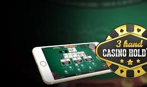 Pengguna mobile membaca info balap